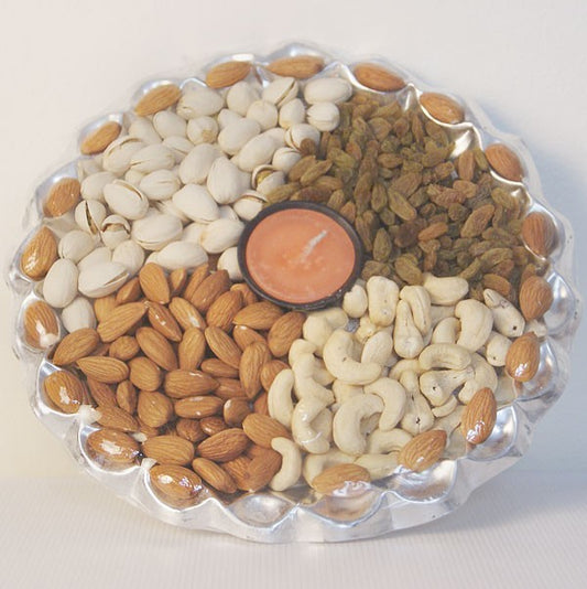 Elegant Nut Medley Tray: Exquisitely Arranged Assorted Dry Nuts